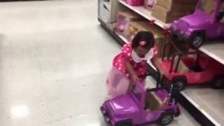 Girl in Minnie Mouse costume shopping for toys screenshot 4