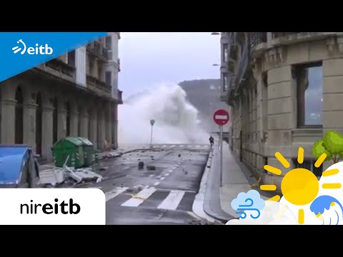 Video: Donostia Sukeldumisbaarid: Ööelu Hispaanias San Sebastiánis - Matador Network
