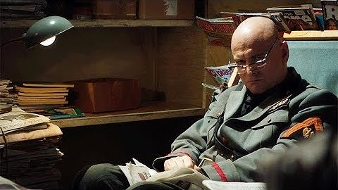 甦ったムッソリーニがそれまでの出来事を猛勉強／映画『帰ってきたムッソリーニ』本編映像