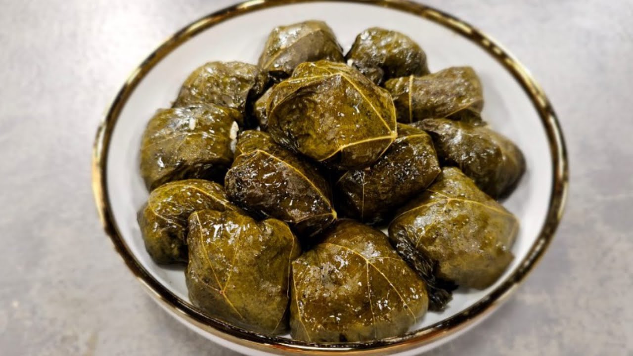 Rreze Dielli - Japrakë me gjethe rrushi dhe mish të grirë nga zonja Albana