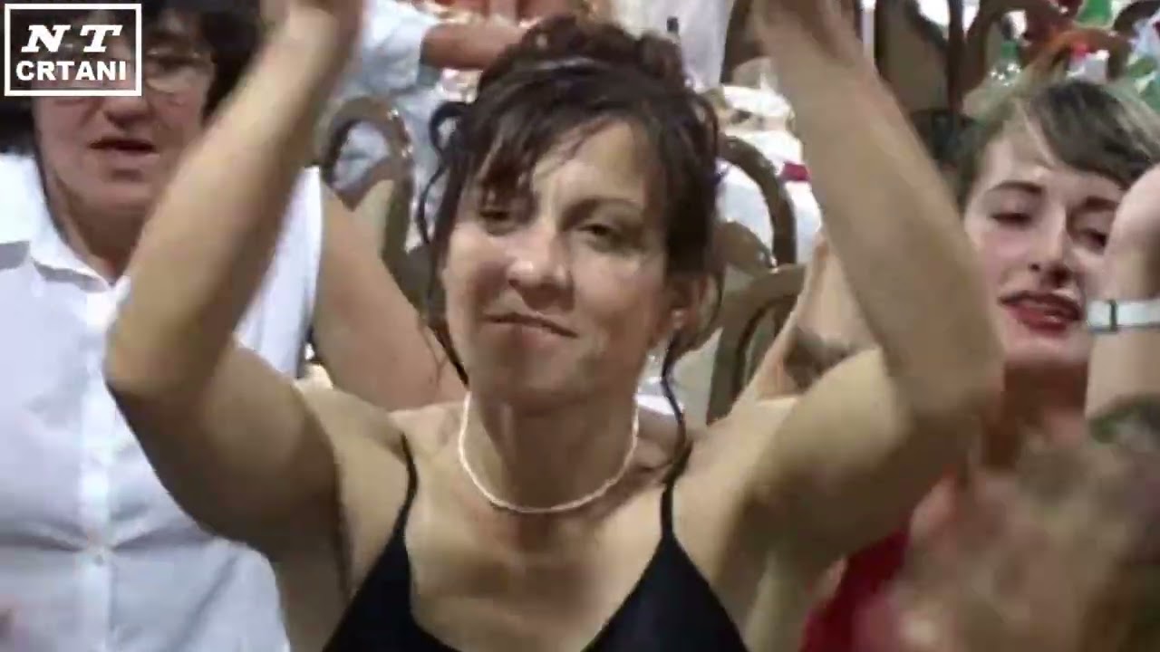 PERA DJEVOJKA IZ GRADA