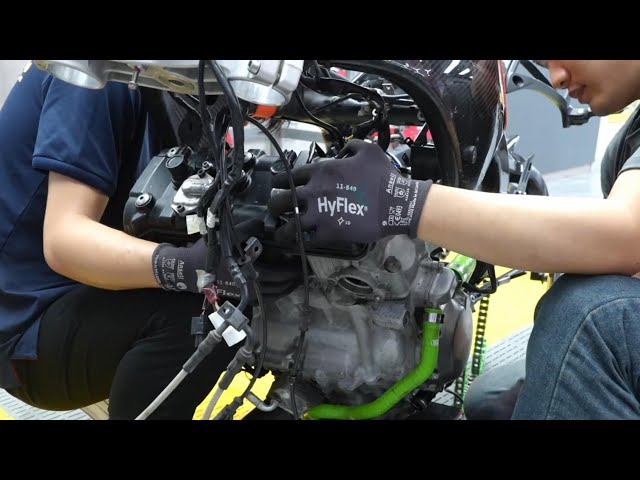 表装裂 川崎Kawasaki ZX-10R整备全纪录｜17年老牛28项升级大保养，情怀值不值