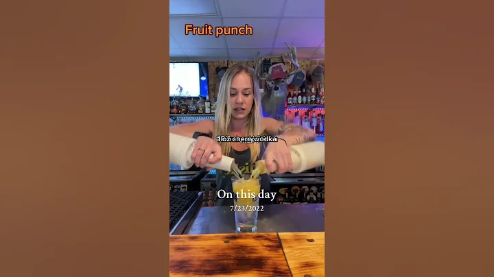 Best drink for those people who ask for “something fruity” #bartender #fruitpunch #hawaiianpunch