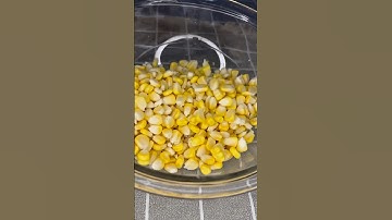 2 Easy Ways to Remove Corn Kernels 🌽 (Which One’s Better?) #Shorts