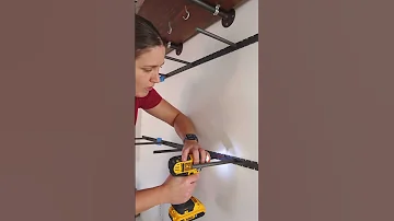 Tip On Installing Floating Shelves With A Metal Bracket 