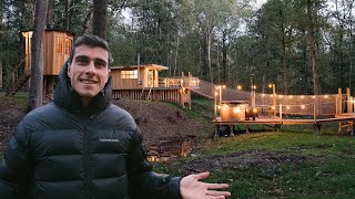 Présentation de ma cabane dans les bois. Pont de singe / bain nordique / douche suspendue.