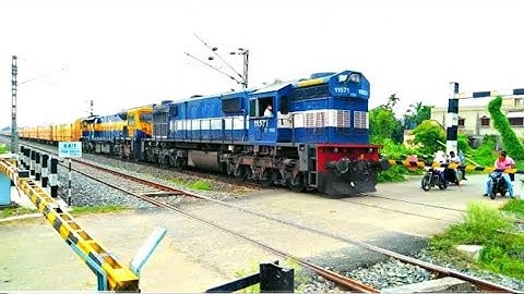 Fully Clear Signal Trains like Bullets | Fouriously Moving Railgate Area With Double Power of Engine