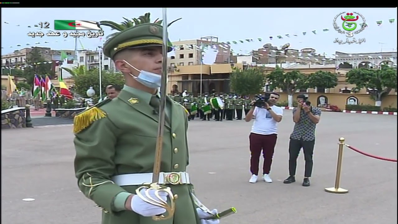 الجيش الوطني الشعبي | تخرج دفعات تخرج ستة دفعات بالمدرسة العليا للإدارة العسكرية