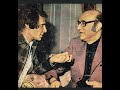عبد الحليم حافظ يعمل كمذيع ويحاور محمد عبد الوهاب في برنامج ليالي الشرق عام 1970 حوار راقي ورائع عبد الحليم حافظ يعمل كمذيع ويحاور محمد عبد الوهاب في برنامج ليالي الشرق عام 1970 حوار راقي ورائع