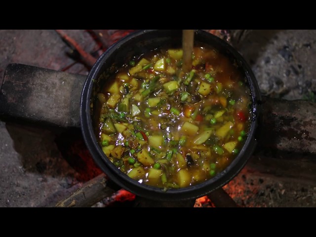 Best Gujarati Thali in The World By Nikunj Vasoya | Best Indian Dinner Ever!