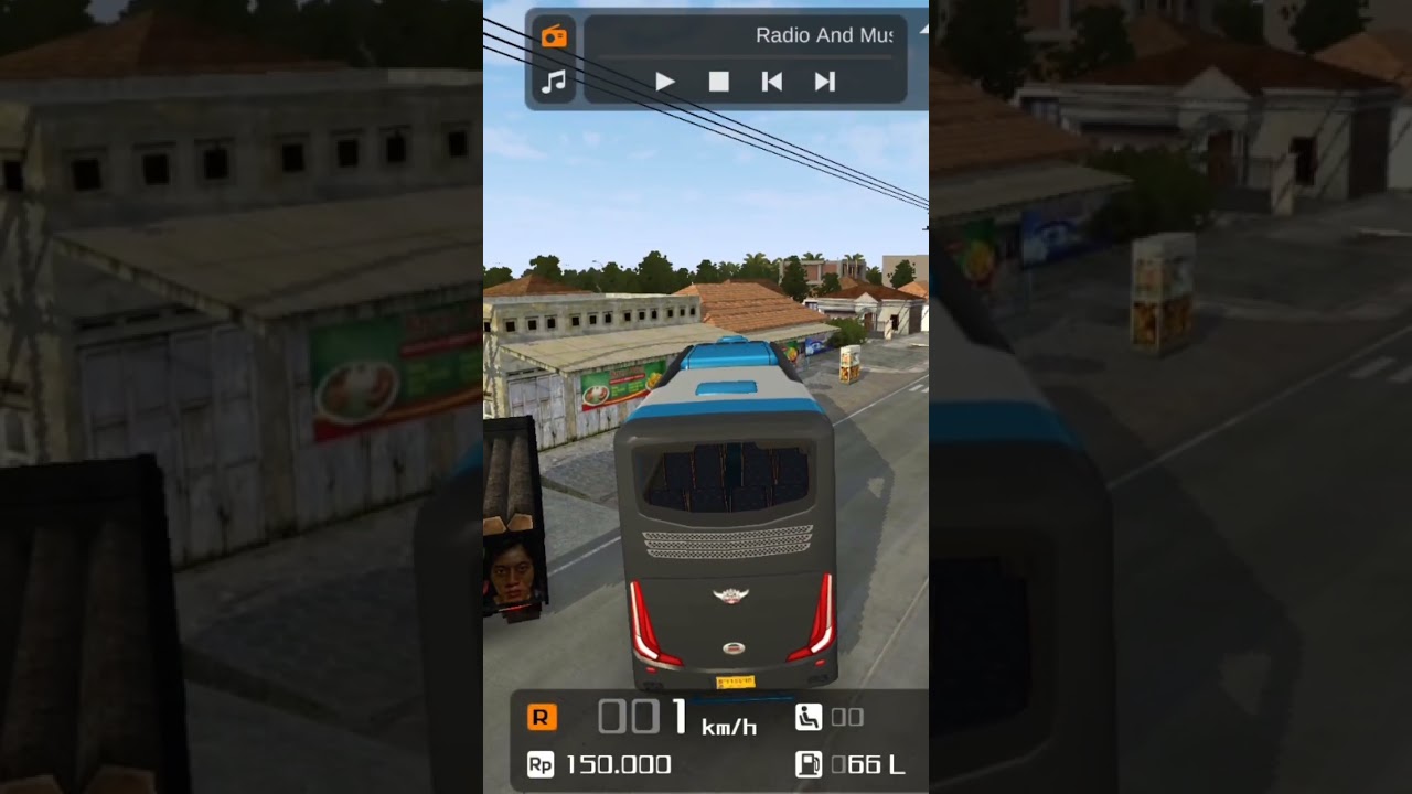 baru keluar terminal, dah nabrak aja wkwk. |