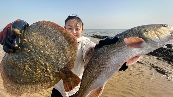 Large pits of tens of meters rushed around, Xiao Zhang rushed to the sea to catch wild opium fish