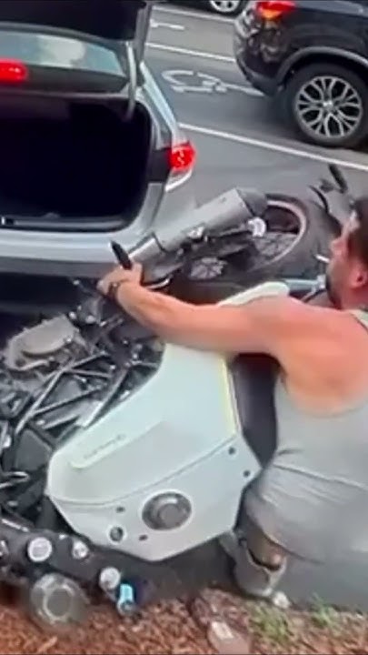 Man Tries To Steal Motorcycle With Knife Guy tries to steal a motorcycle!! #dashcamaccident #dashcam #
