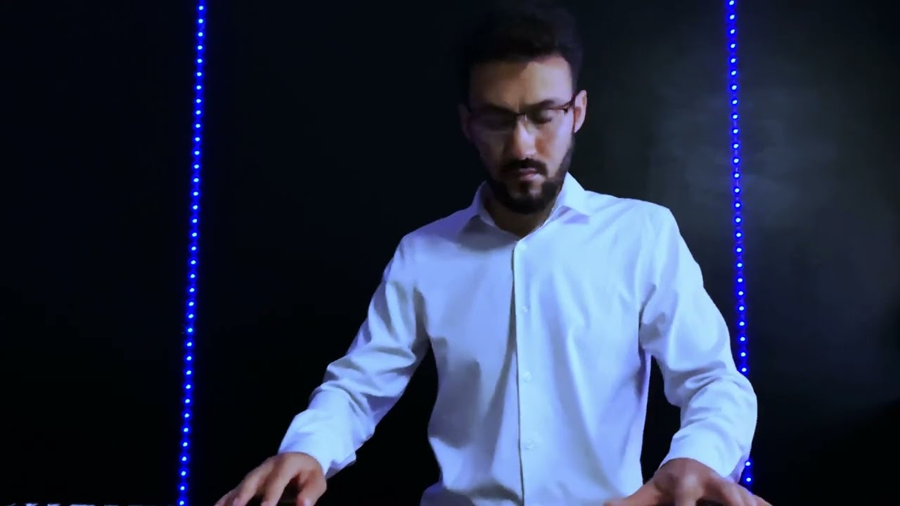 Guarda Ahmed Ahmed : - "ALONE" (Official Music Video) su YouTube Guarda Ahmed Ahmed : - "ALONE" (Official Music Video) su YouTube