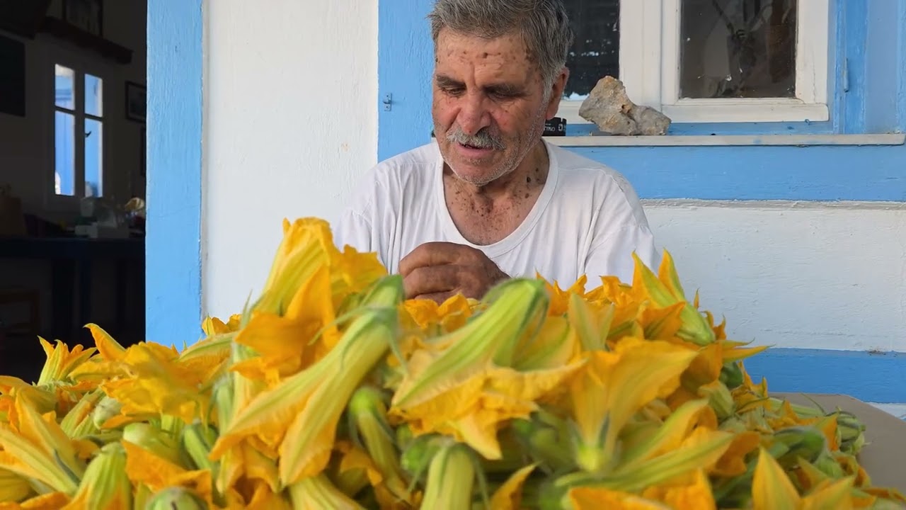 Κολοκυθοανθοι στην Κάρπαθο στην Αυλώνα με την Άννα  και τον άντρα της  αγαπημένη μου πολύ