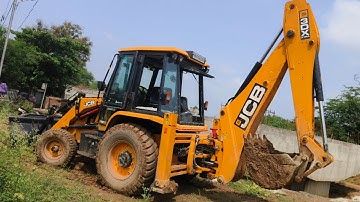 JCB 3dx Xpert Machine Loading Mud Tractor