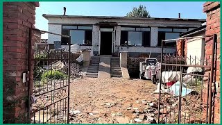 the process of renovating the old house in the chinese countryside