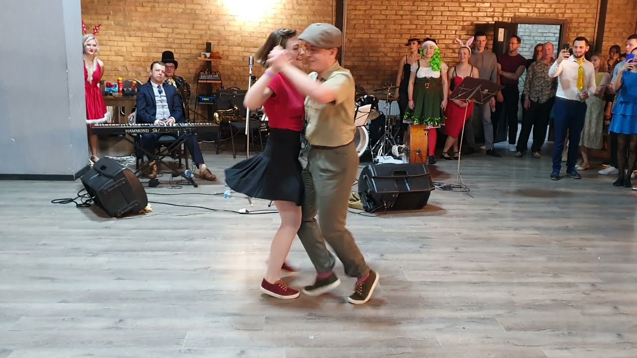 30 Sec Showcase - Dark Eyes 2013 (Kindergarten Christmas Party 2021)