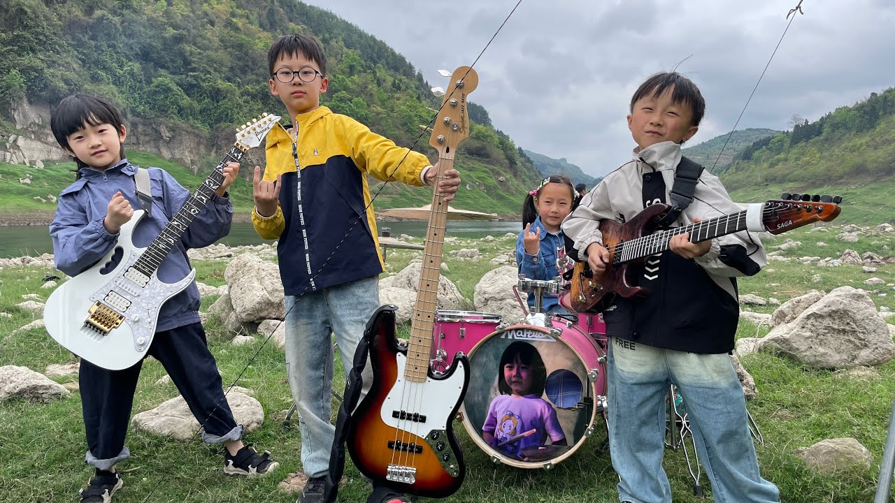 Cover from the Lighters Band playing ACDC/back in black YouTube