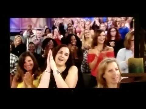 Billy Joel plays the piano on Harry's show