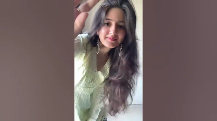 What to wear when you feel BLOATED? | Styling Tips | Jhanvi Bhatia