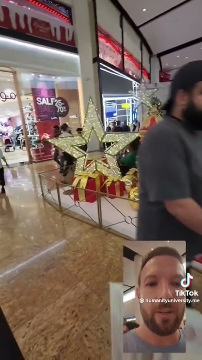 80-000-dirhams-christmas-eve-giveaway-mall-of-emirates-dubai