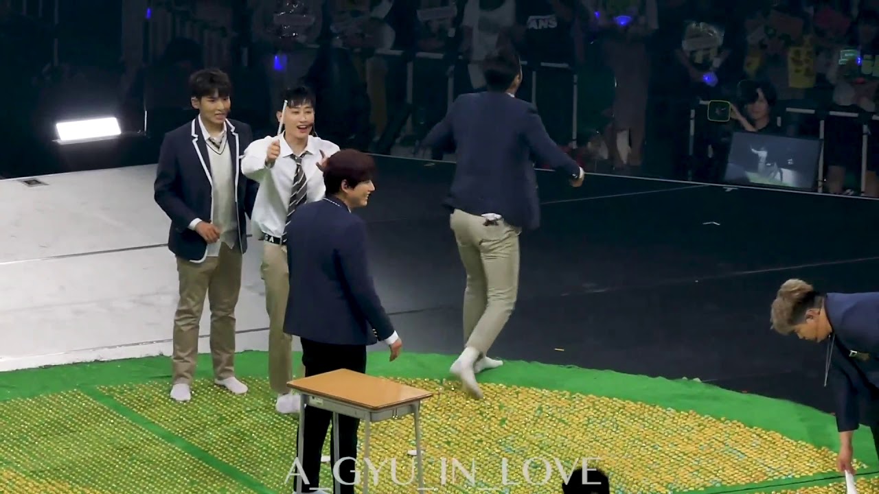 19-620-21 SJ SCHOOL - GAME TIME (KYUHYUN focus) + KYUHYUN ans EUNHYUK enter the stage