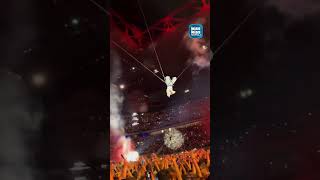 GEOLIER strega MILANO e 'VOLA' su SAN SIRO: immagini da brividi 💙😍