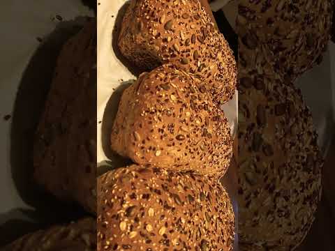 توست هيلثي سناك بالحبوب الكامله اكثر من عشر انواع من الحبوب غني بالشعير والشوفان وبذره الكتان