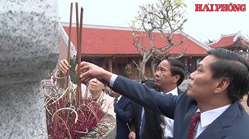 Lãnh đạo thành phố dâng hương, tưởng nhớ các đồng chí lãnh đạo tiền bối