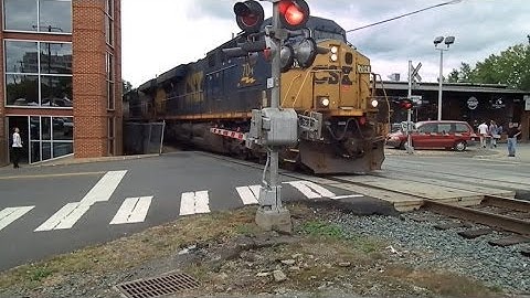 CSX 704 & 781 Lugging Empty Coal Cars Through Charlottesville, Virginia