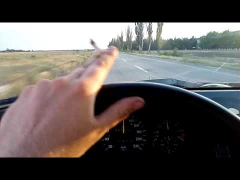 Бьет руль,Мерседес w124