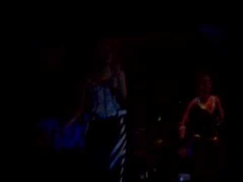 Twins In Concert 9/15/07 -- 森巴皇后 & 熱浪假期 [clip 9]