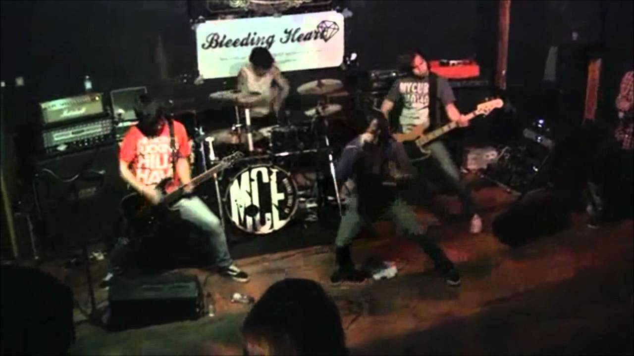 FIRST CLASS TRAGEDY Live Footage (Mercado Negro @ Aveiro)
