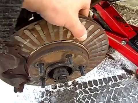 Сильный износ тормозных дисков и колодок