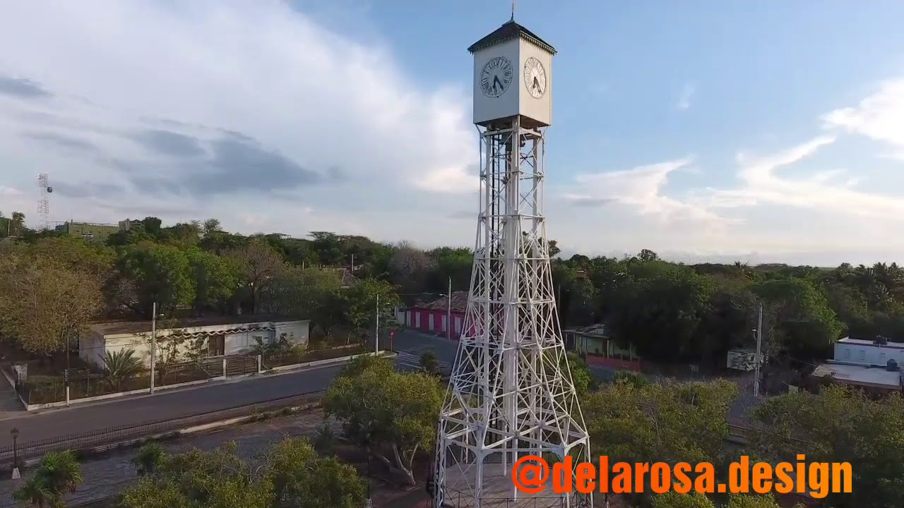 Parque del Reloj Montecristi