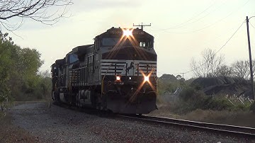 NS 8952 (GE C44-9W leads N.I.T. Hostler train
