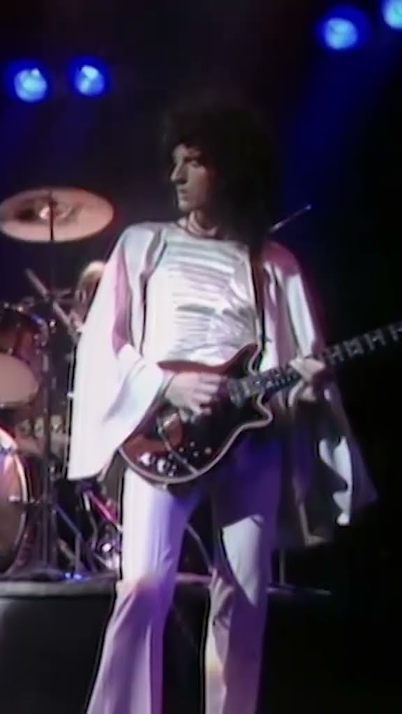 'Son and Daughter' Live at the Hammersmith Odeon, 1975 ?? #queen #shorts
