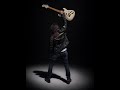 Min macam pernah dengar jiwa dalam petikan guitar ni… tapi siapa ya?”👀