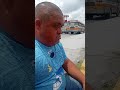 meme se cae en plaza fiesta .