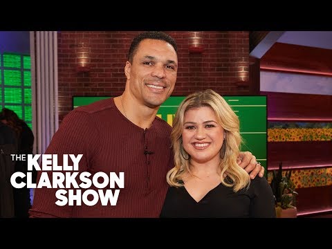 tony-gonzalez-and-kelly-compare-their-tight-ends-–-literally