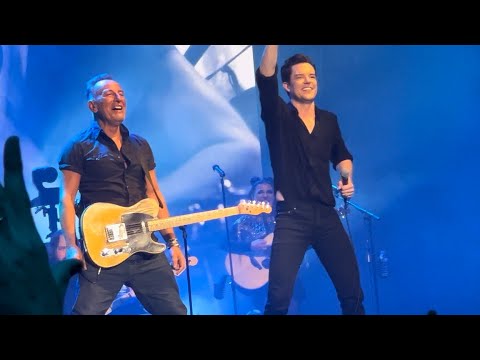 The Killers and Bruce Springsteen Badlands (with intro) Live at Madison Square Garden NYC 10/1/22 4K