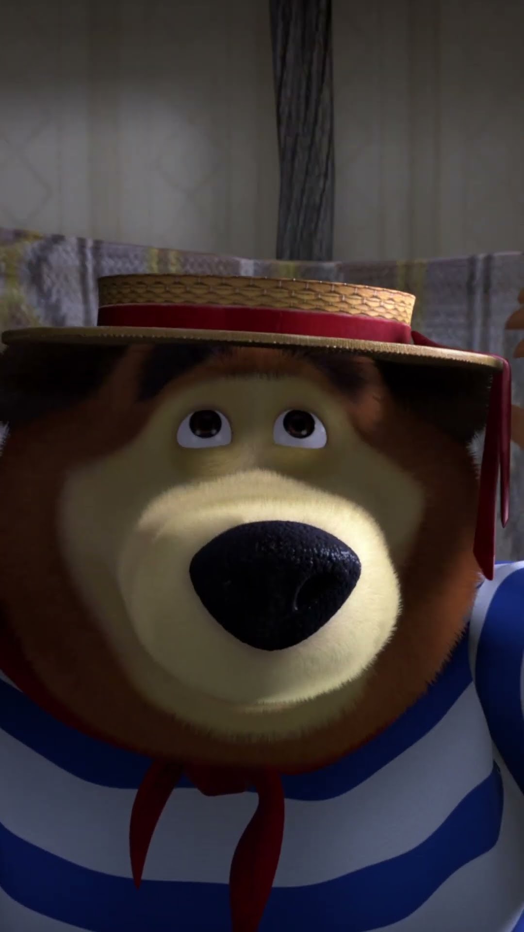 أوه، هذه الاستعدادات للموعد ?? mashabeararabic #shorts #arabic #mashaandthebear# #ماشاوالدب #مضحك