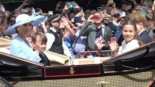 Crowds go wild for the Princess of Wales and Princess Charlotte.