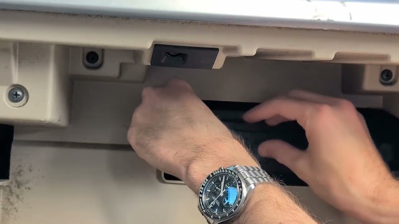 2010-2018 Subaru Outback Cabin Air Filter Replacement