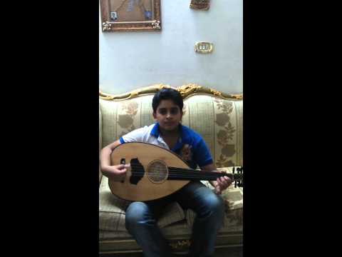 محمود احمد الحسيني عازف العود علي اغنية عزيز عيني