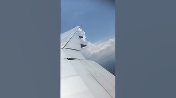 Time lapse video of an airplane landing