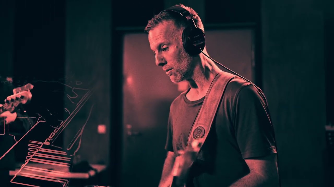 Mr.Vertigo "MOMO on MARS" 