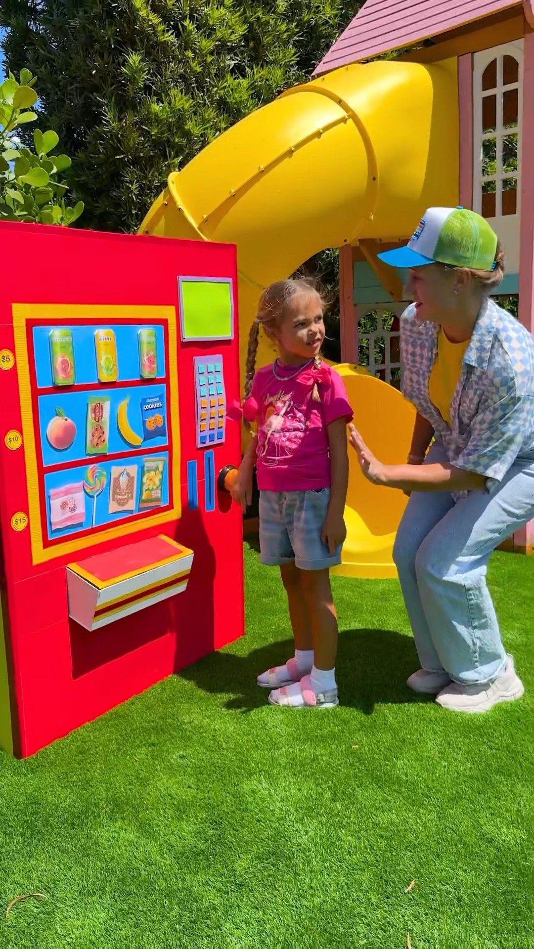 Kids learn to eat healthy food and drink water