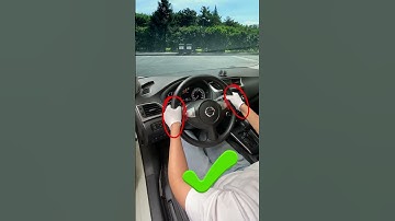 How to hold the steering wheel correctly while driving #car#carsoft #manual #tips #skills